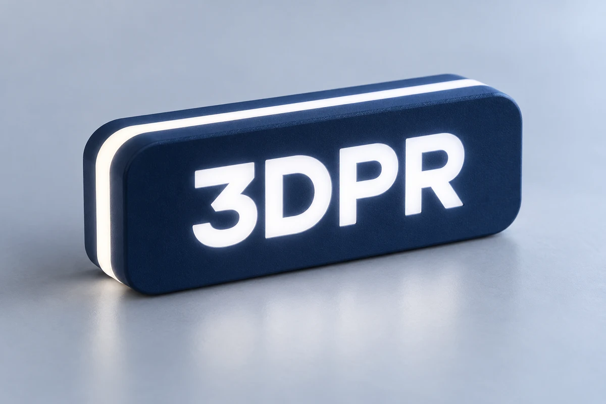 Синяя световая табличка 3DPR с плоскими светящимися буквами и светлым поясом по боковому периметру