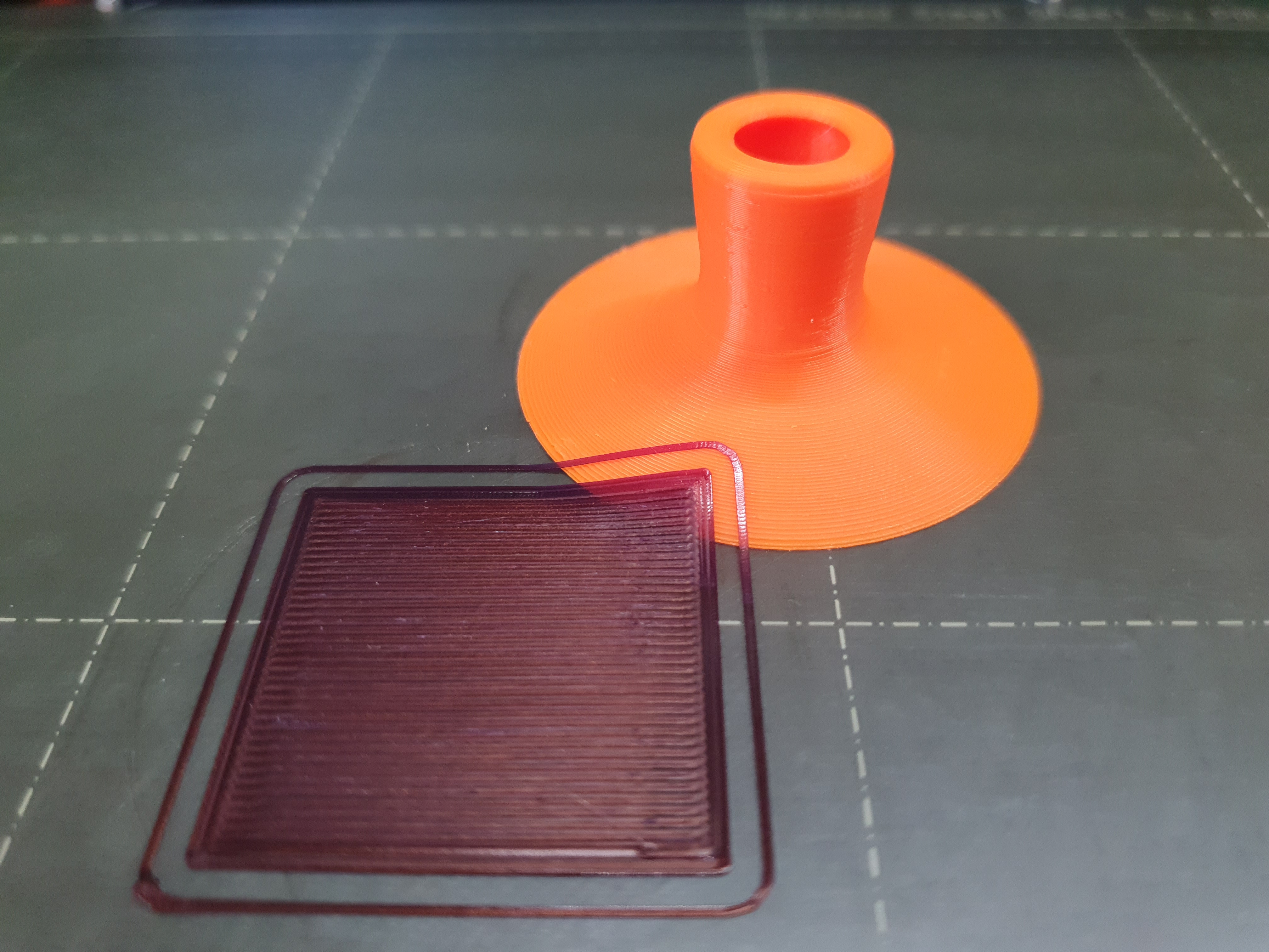 Круглый скребок для снятия моделей с платформы